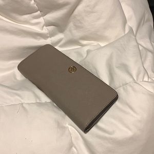 Tory Burch wallet